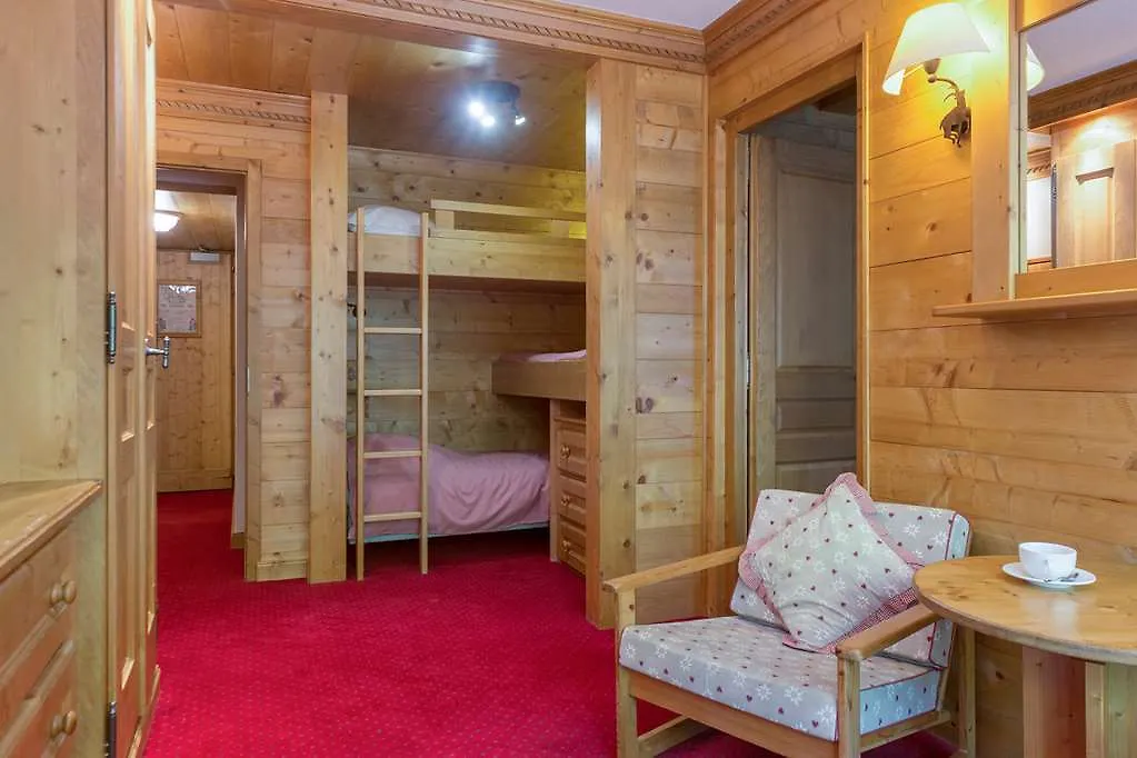 Hotel & Spa Le Dahu モルジヌ